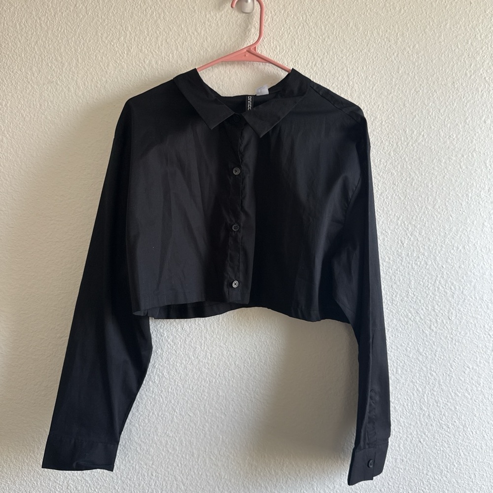 H&M Black Button-Down Cropped Shirt